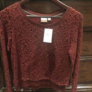 💝Adorable Burgundy Lace-Looking Top, Small💝